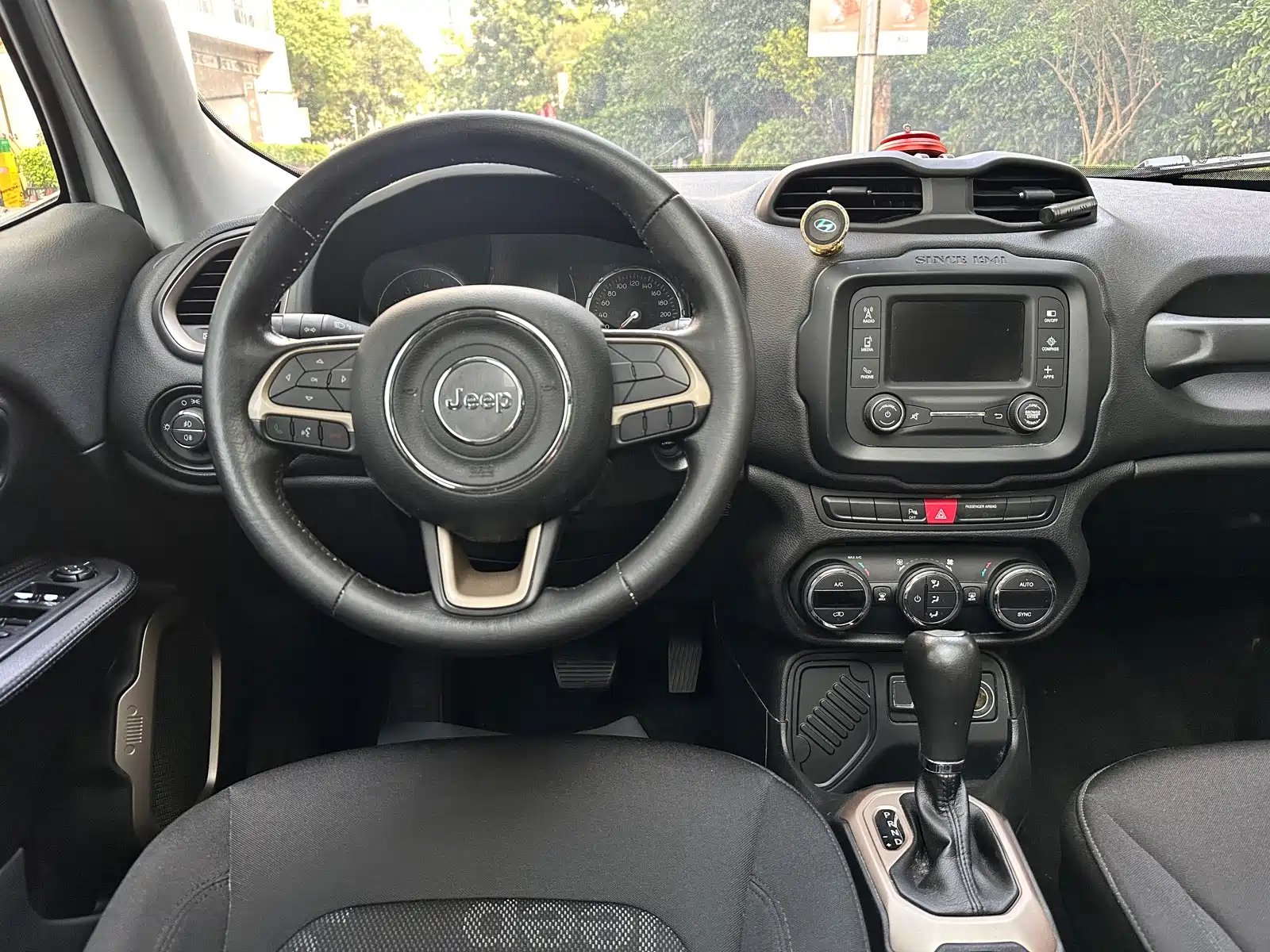 Фото 9 - Jeep Renegade