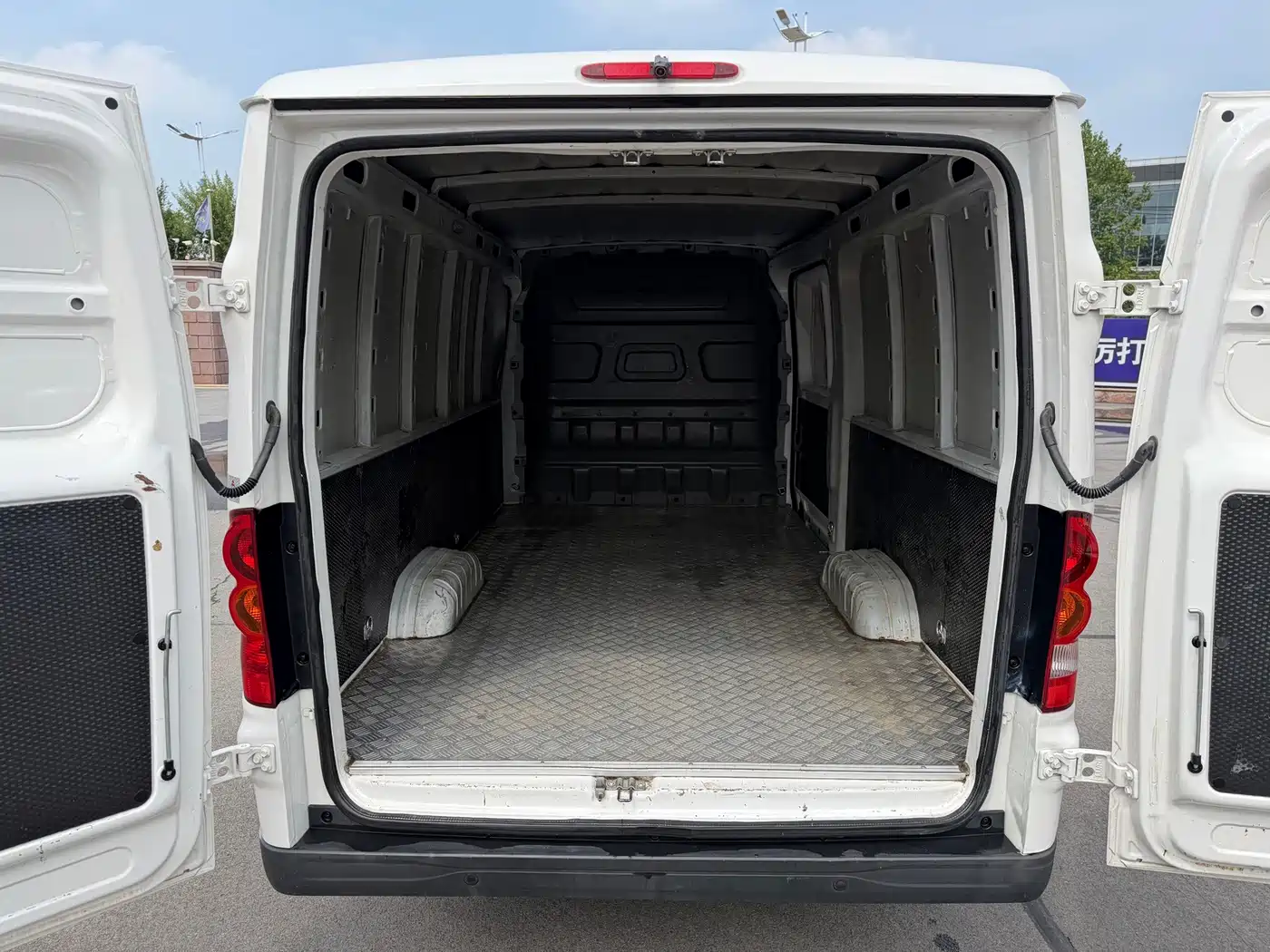 Lingshi Auto Ling Shi Golden Warehouse 2024 2024 Economy Edition First Class Cabin