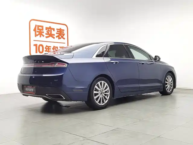 Lincoln MKZ 2017 2.0T Exclusive Edition — фото 2