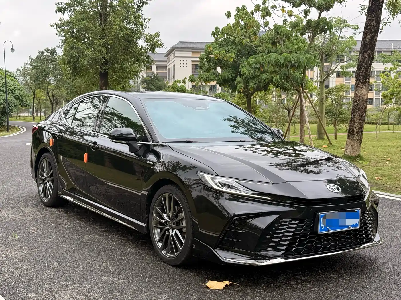 Toyota Camry 2024 Model Dual Hybrid 2.0HXS Sport Plus Edition фото 3