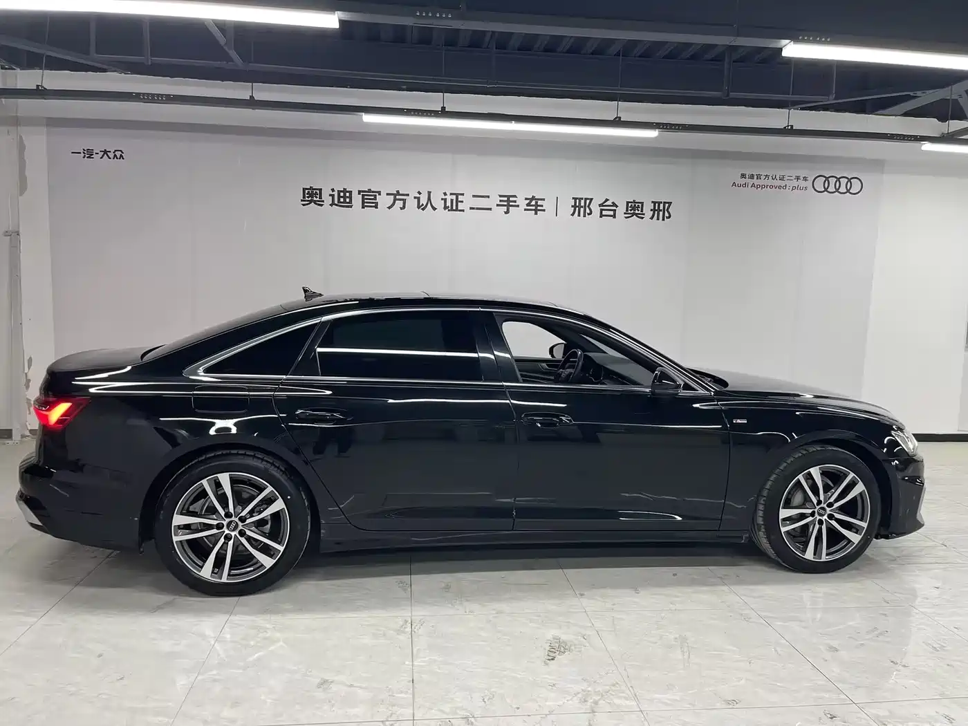 Audi A6L 2023 40 TFSI Luxury Dynamic фото 3