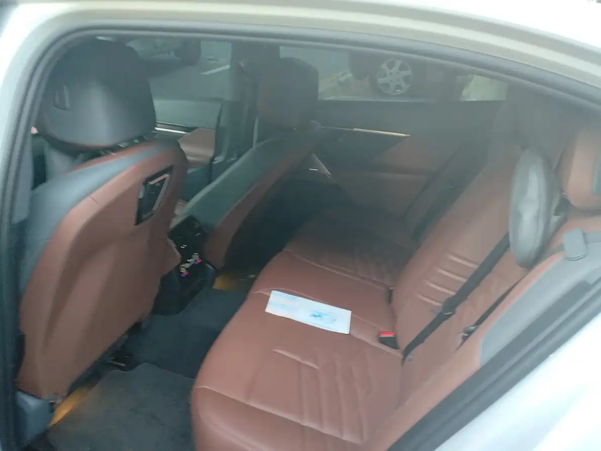 Photo 7 - BMW 5 Series