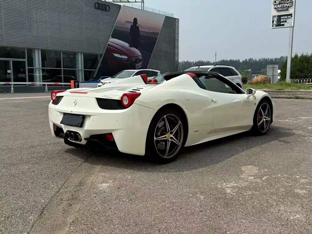 Ferrari 458 2015 2013 4.5L Spider