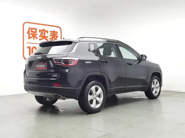 Jeep Compass 2019 220T Automatic Family AWD — фото 2