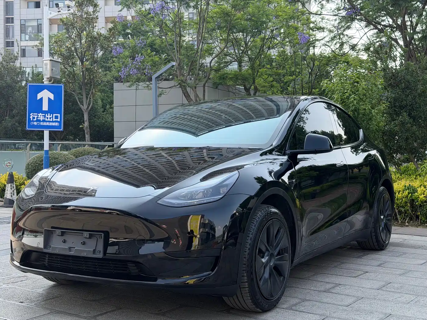 Tesla Model Y 2023