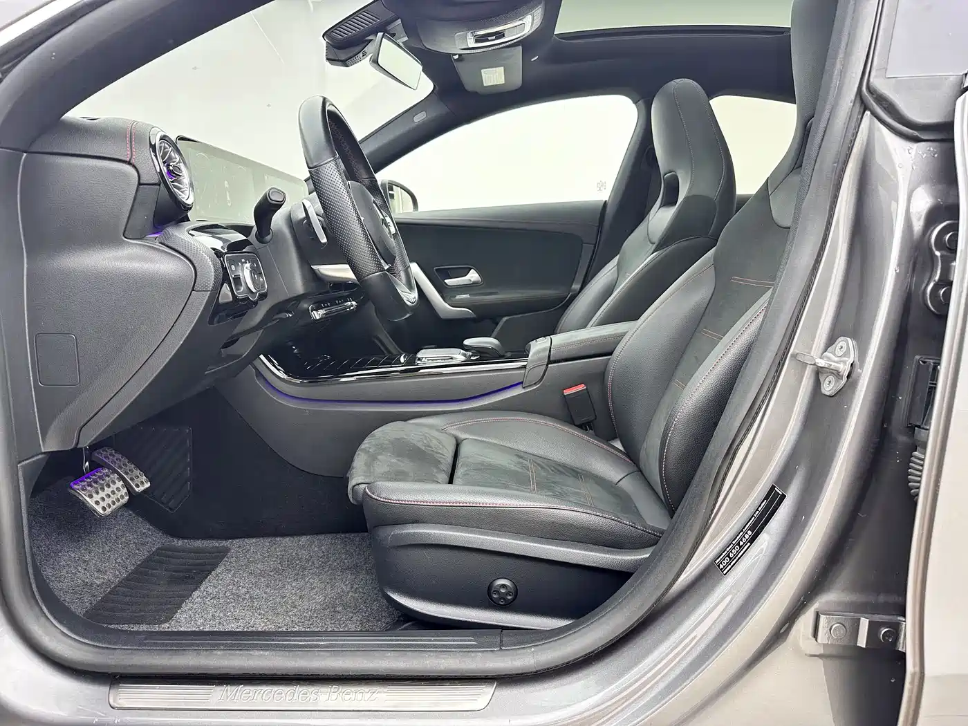 Mercedes-Benz CLA (Import) 2021 CLA 200 фото 8