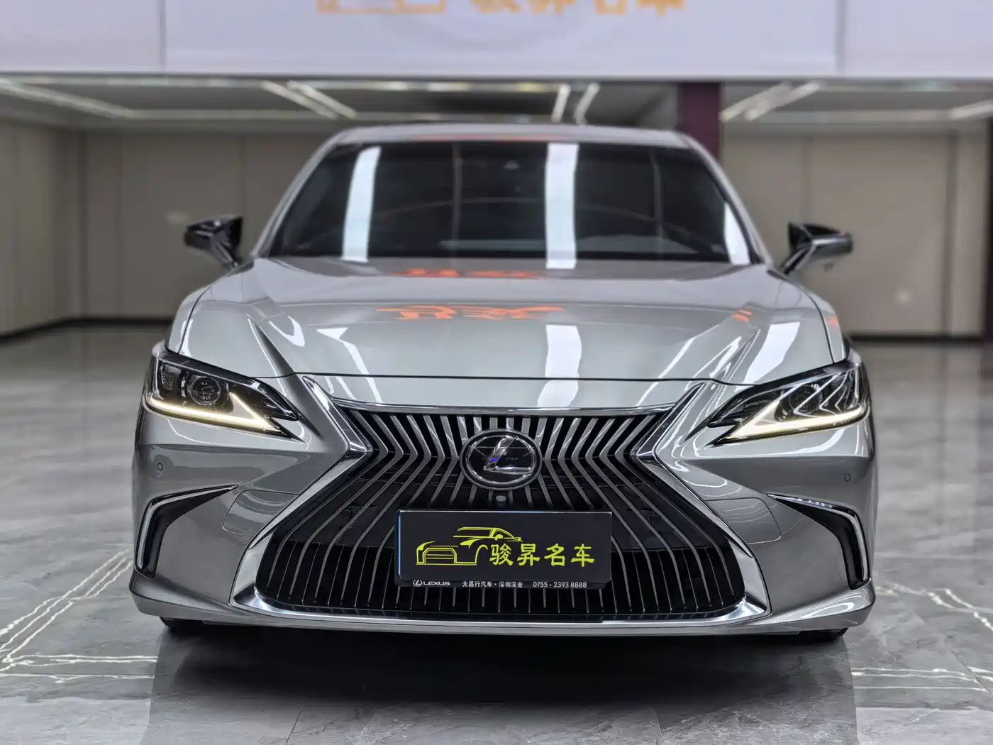 Фото 2 - Lexus ES