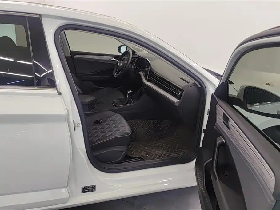 Volkswagen Sagitar 2023 Model Year 200TSI DSG Surpass Edition фото 8