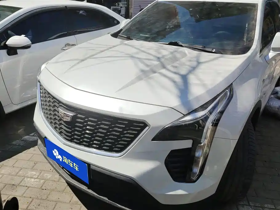 CADILLAC XT4