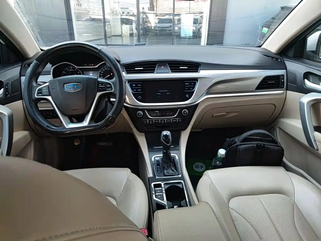 Фото 10 - Geely Emgrand