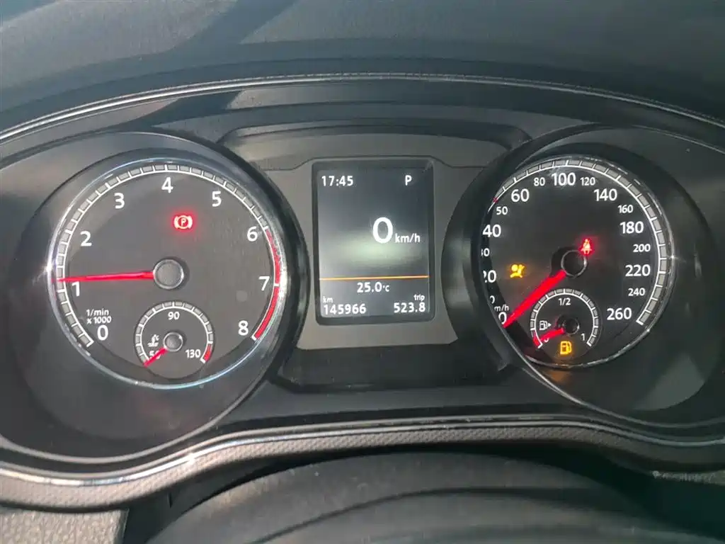 Volkswagen Passat 2016 330TSI DSG Executive Edition фото 12