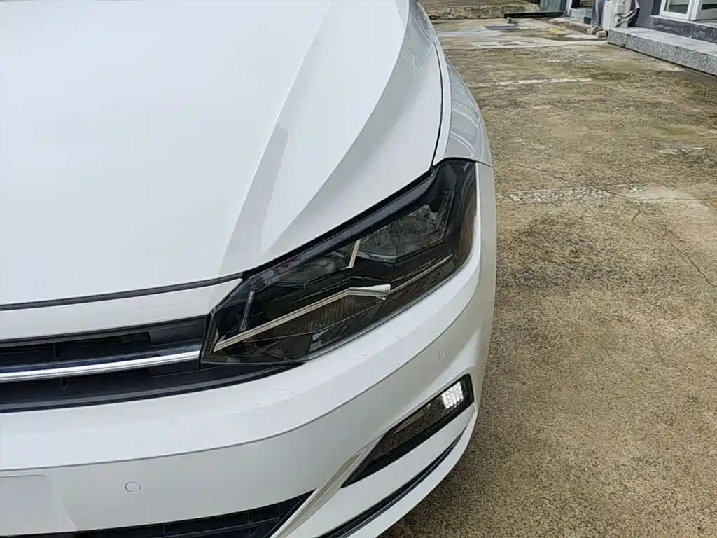 Volkswagen Polo 2019 Plus 1.5L Automatic Beats Trendy Edition фото 24