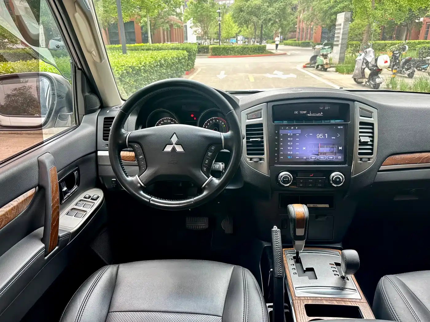 Mitsubishi Pajero (Import) 2019 3.0L Auto Standard Version фото 14