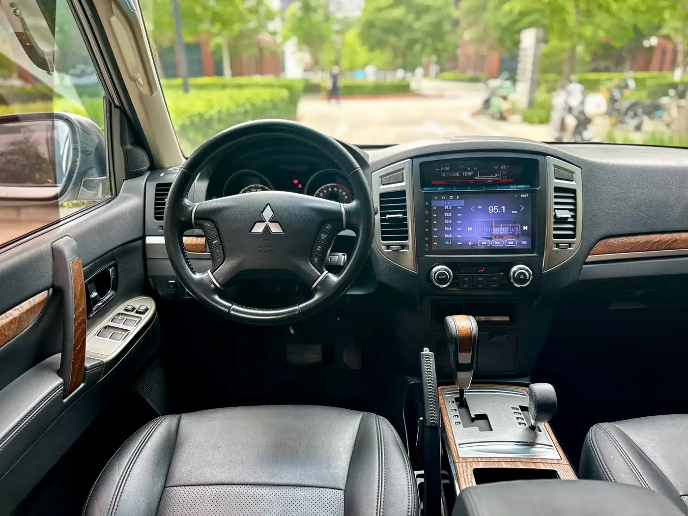 Mitsubishi Pajero (Import) 2019 3.0L Auto Standard Version фото 16