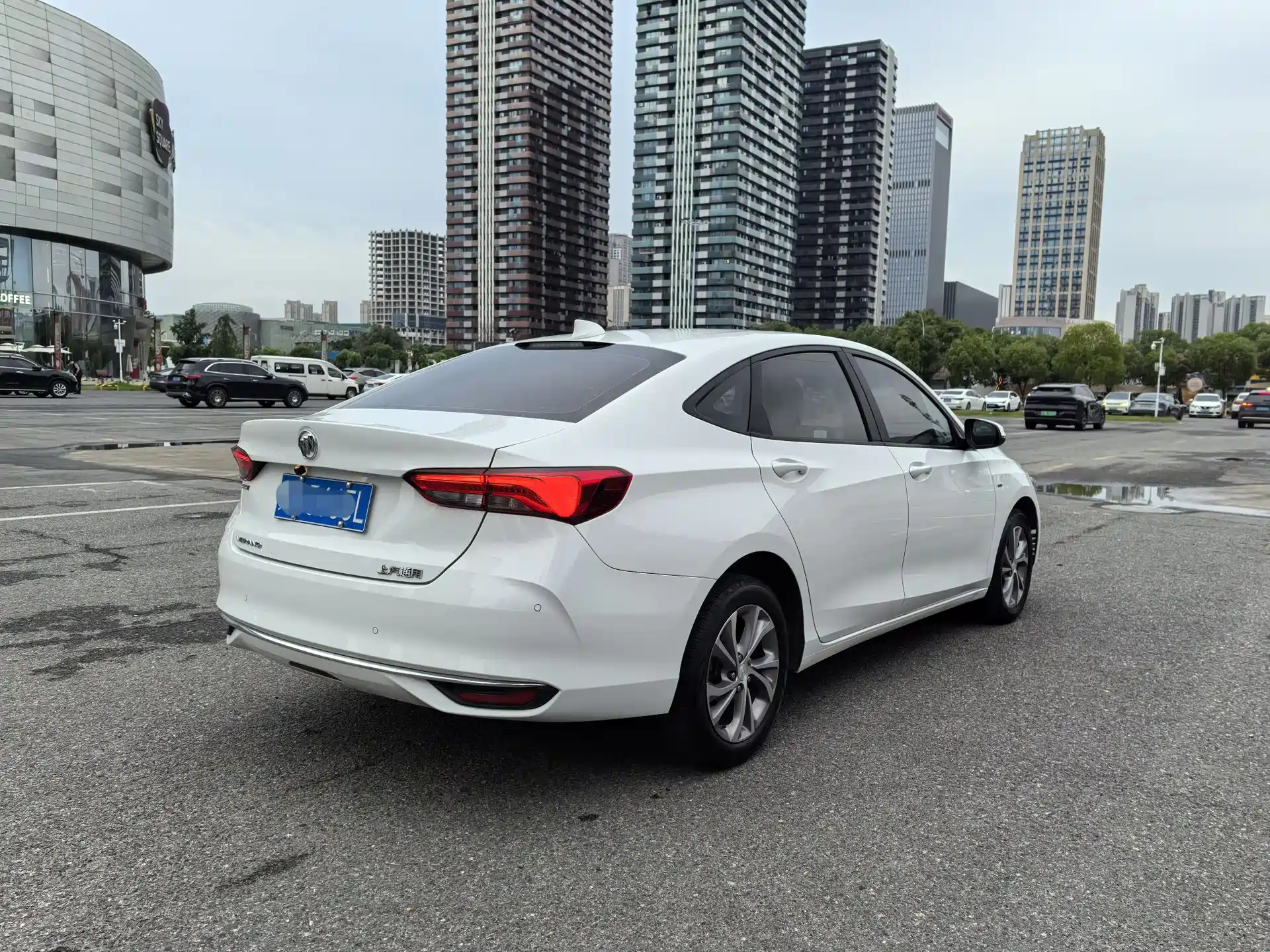 Photo 4 - Buick Verano