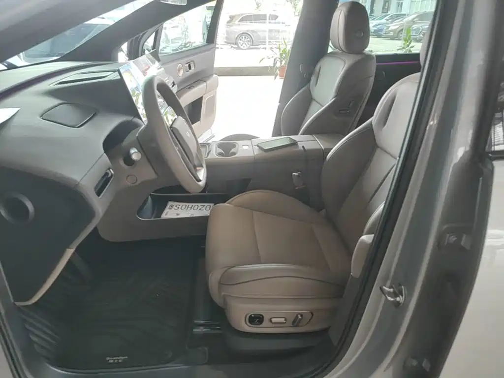 Li Auto i6 2025 2025 2WD Base Model