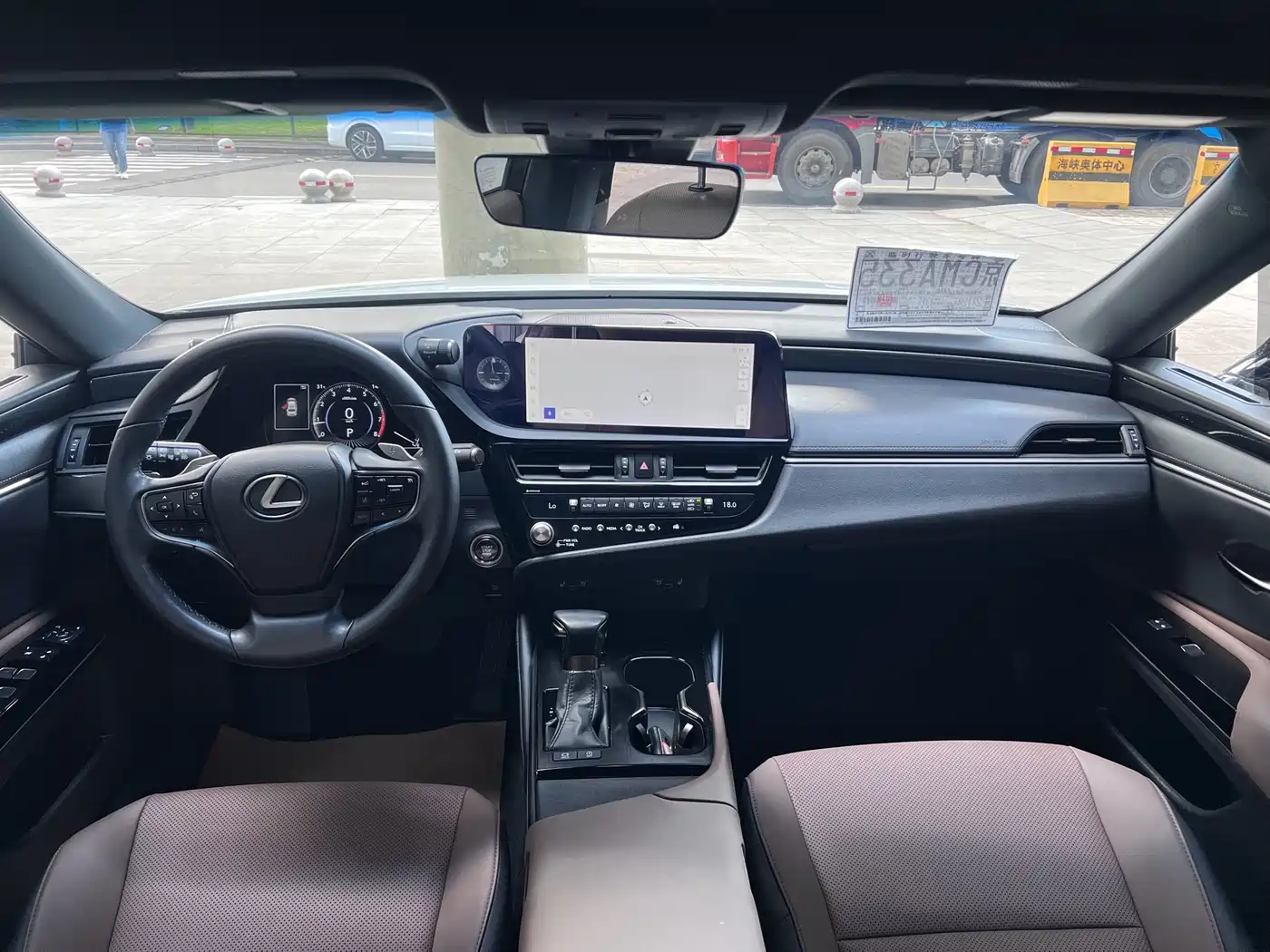 Lexus ES 2023 200 Excellence Edition фото 7