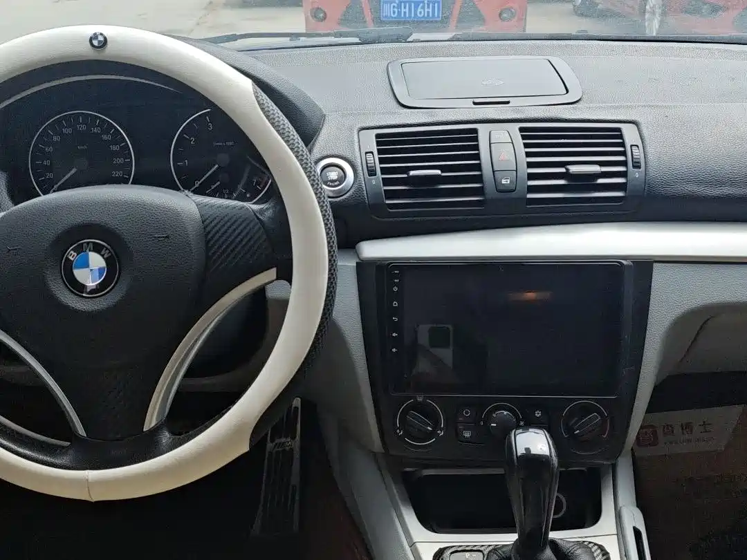 BMW 1 Series (Import) 2010 120i Sport Limited Edition фото 6