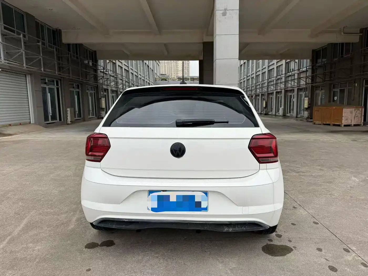 VOLKSWAGEN POLO