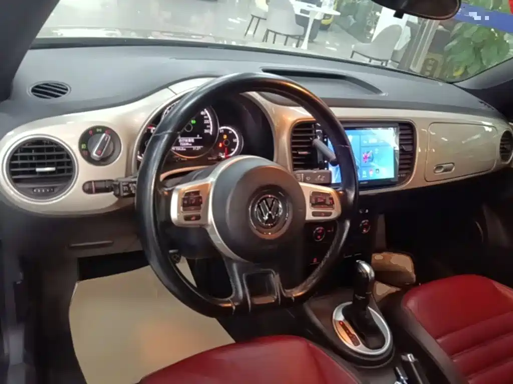 Photo 10 - Volkswagen Beetle