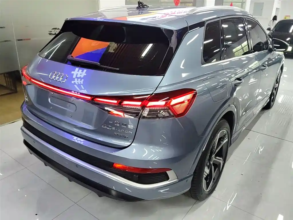 Audi Q4 e-tron 2022 50 e-tron quattro Innovation Edition фото 7