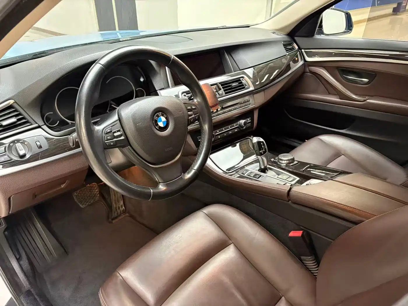 BMW 5 Series 2014 525Li Luxury Design Package фото 13