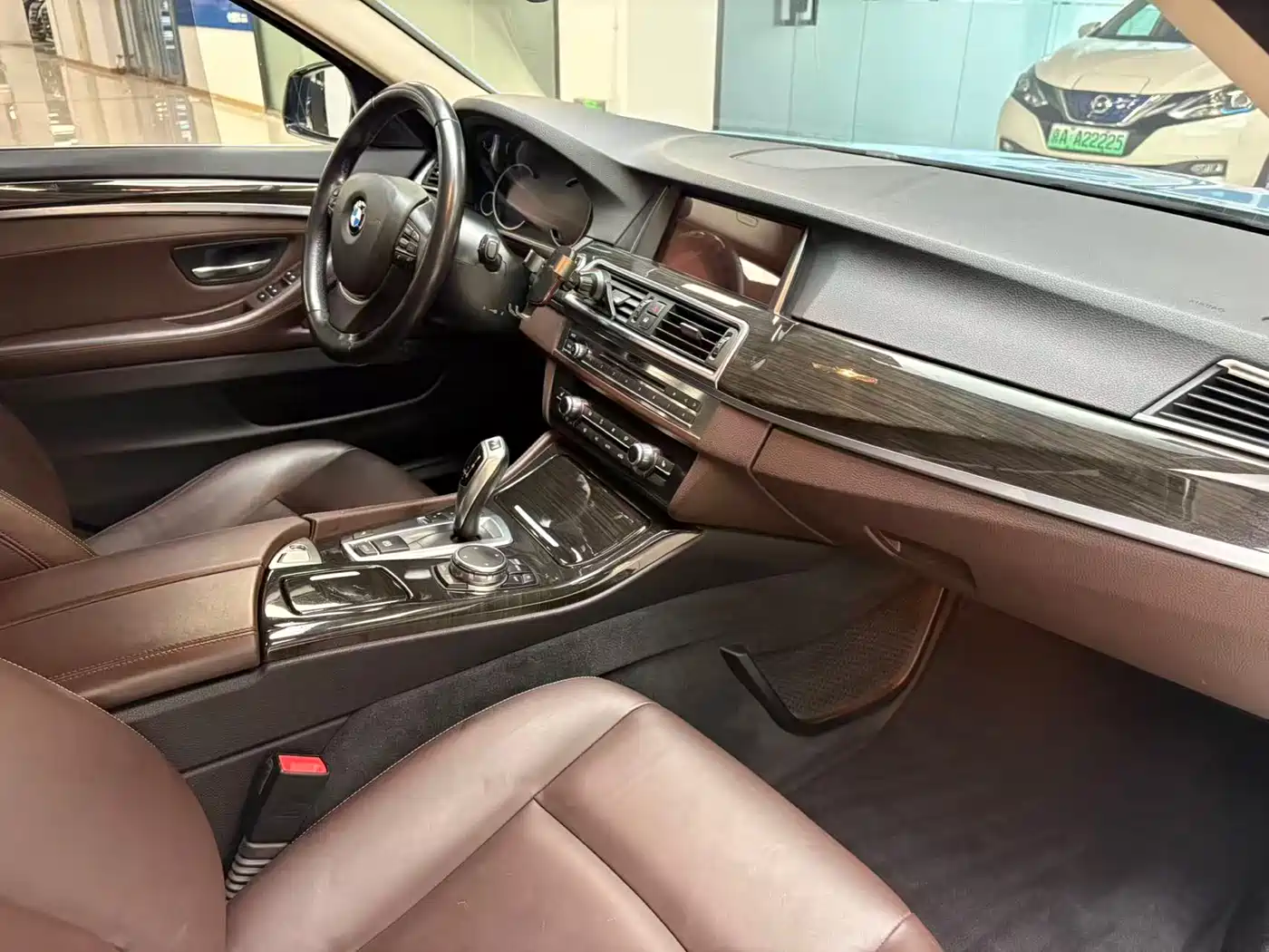 BMW 5 Series 2014 525Li Luxury Design Package фото 28