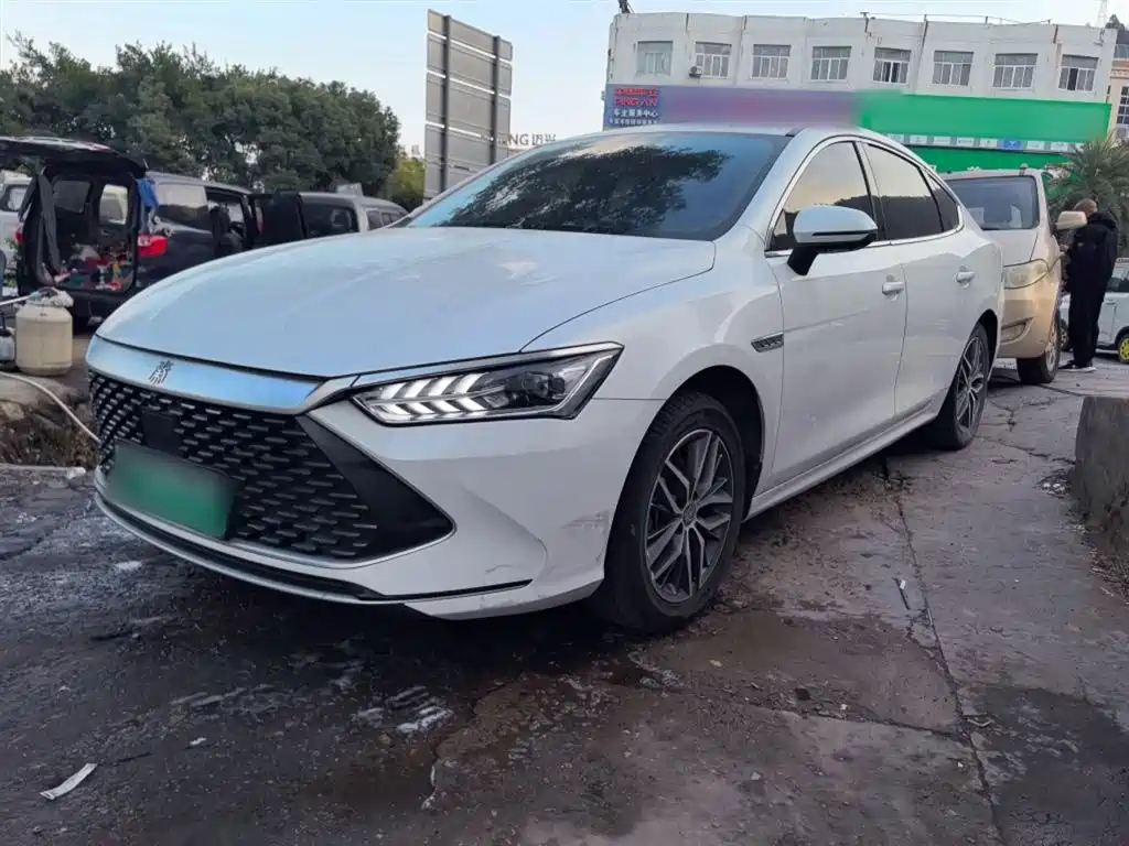 BYD Qin PLUS 2021 DM-i 120KM Flagship