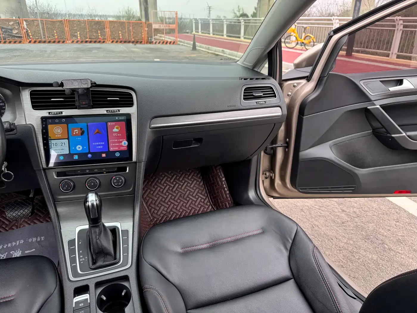 Volkswagen Golf 2016 1.6L Automatic Comfort фото 21