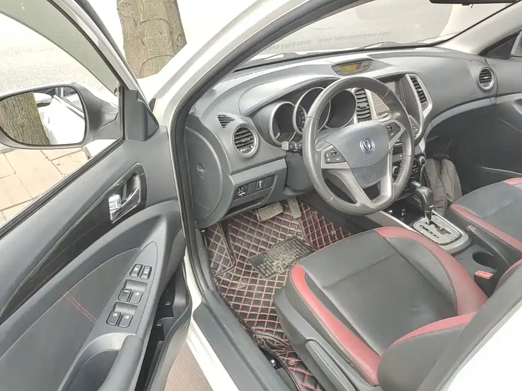 صورة 16 - Changan Eado XT