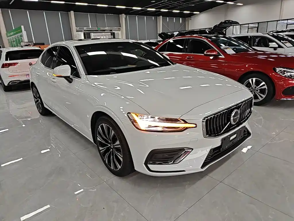 Volvo S60 2025 2025 B4 Smart Elite Luxury Edition