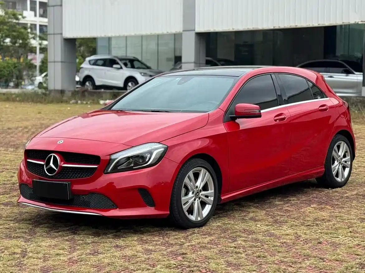 Mercedes-Benz A-Class (Import) 2016 A 200 Dynamic фото 3