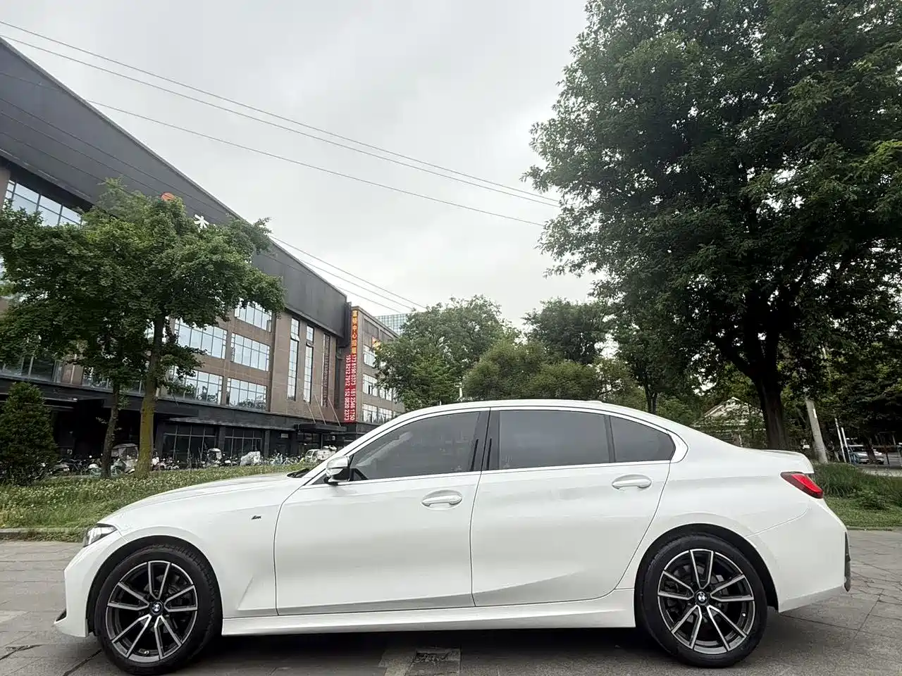BMW 3 Series 2023 320Li M Sport Package фото 8