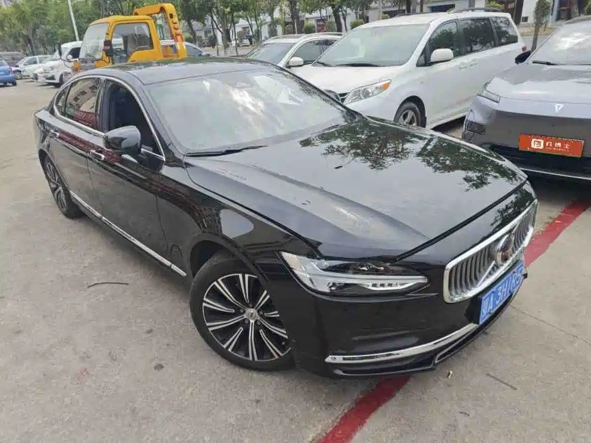Фото 2 - Volvo S90