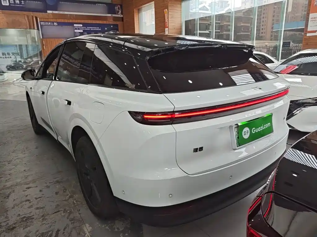 Photo 5 - Li Auto i6