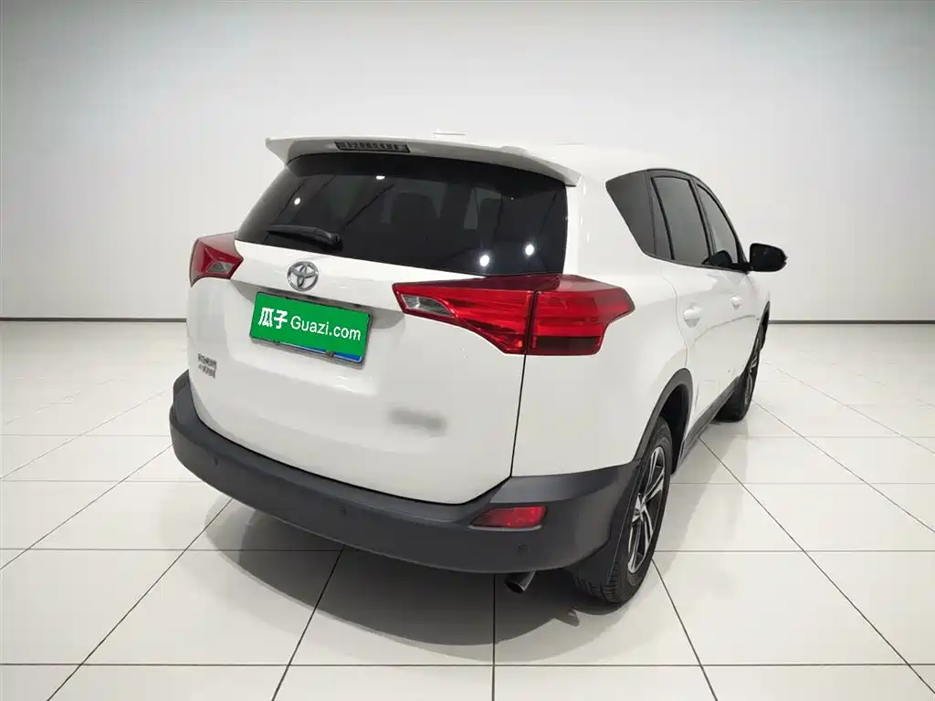 Toyota RAV4 Rongfang 2015 2.0L CVT 2WD Trend Edition фото 7