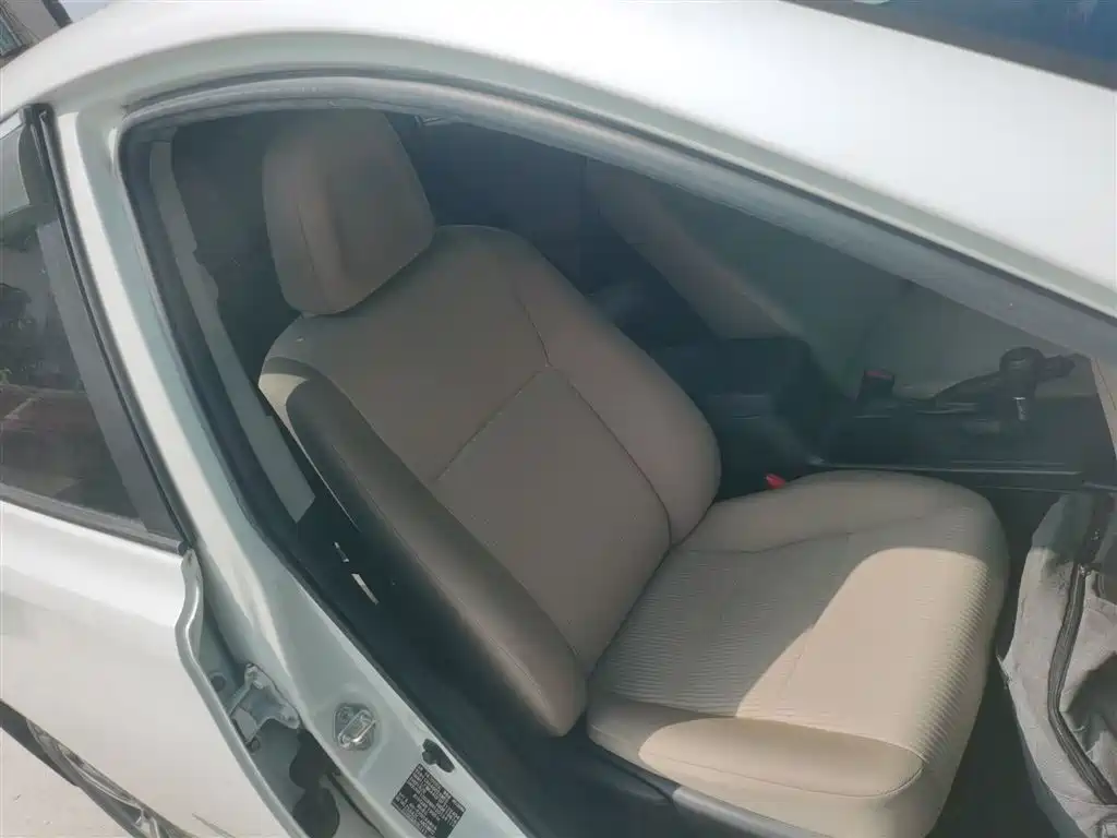 Toyota RAV4 Rongfang 2015 2.0L CVT 2WD Trend Edition фото 25