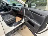 Фото 11 - Lexus RX
