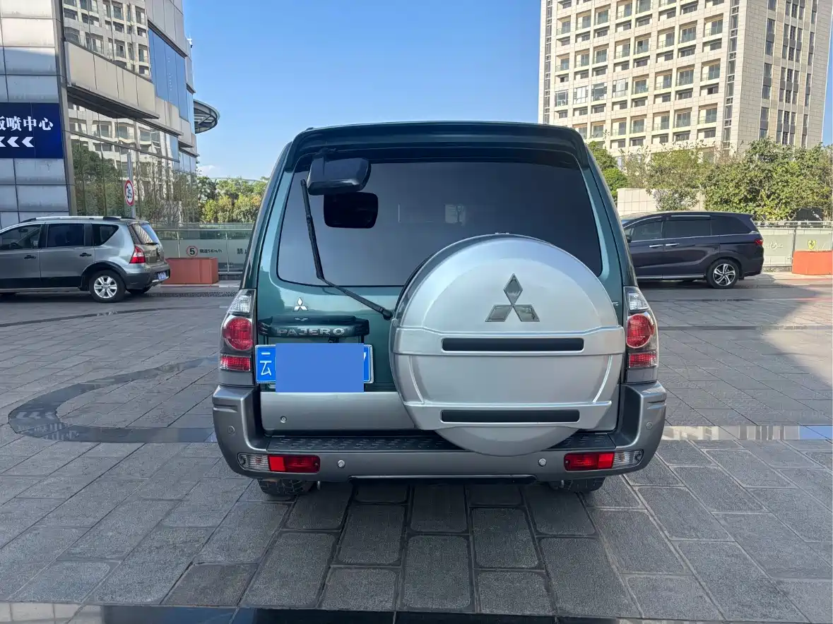 Mitsubishi Pajero 2011 Mitsubishi Pajero V73 3.0L AT GLS фото 7
