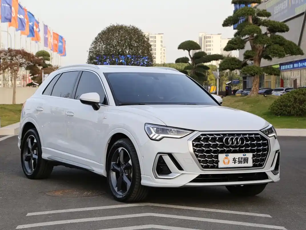 Audi Q3 2024 35 TFSI Fashion Sport фото 2