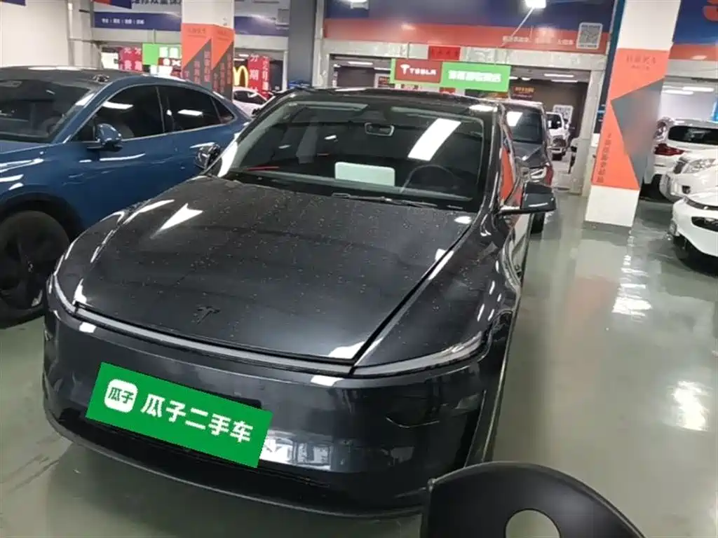 Tesla Model Y 2025 Rear-Wheel Drive