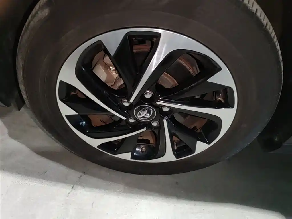 Toyota IZOA 2018 2.0L Speed Edition China VI фото 23