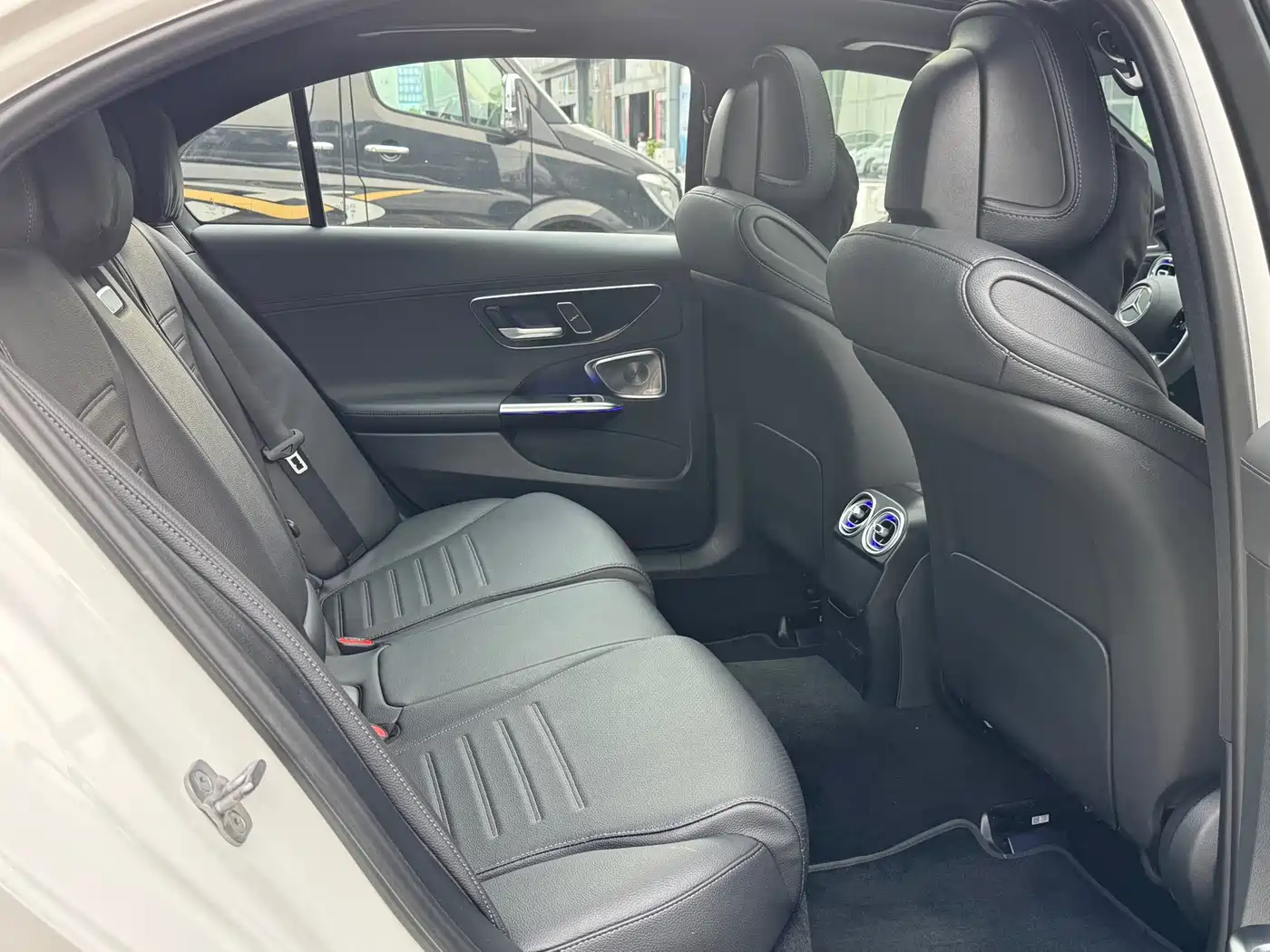 Mercedes-Benz C-Class 2024 C 260 L Night Edition Sport фото 10
