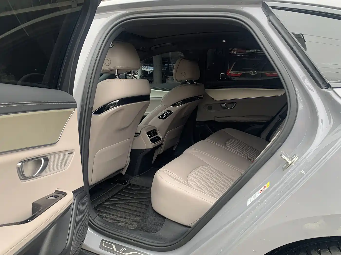 BYD Han 2025 DM-i Smart Drive Edition 125KM Premium фото 8