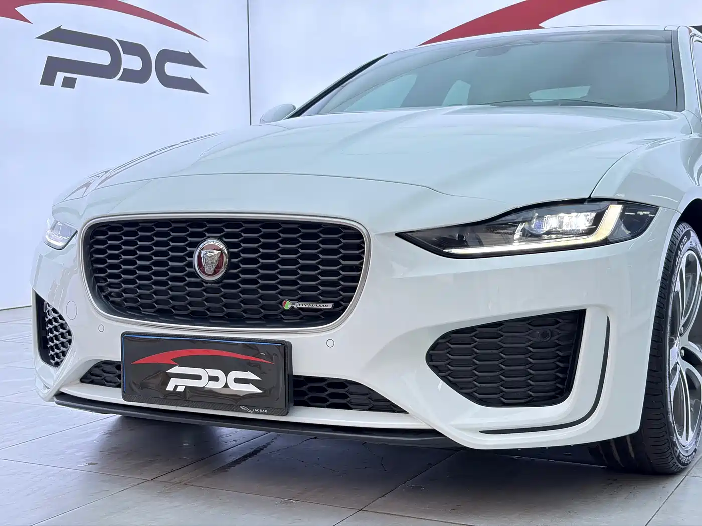 Jaguar XEL 2021 2.0T 250PS R-DYNAMIC S Progressive Sport Edition фото 4
