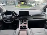 Фото 4 - Toyota Granvia