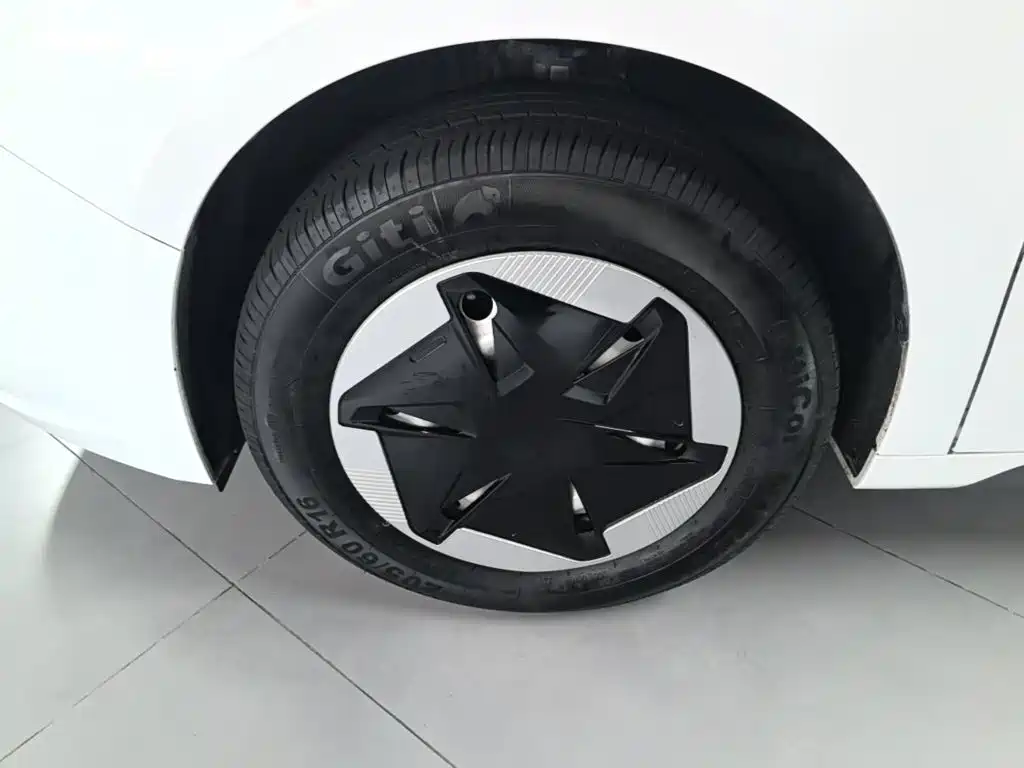 Фото 23 - Geely Geometry A