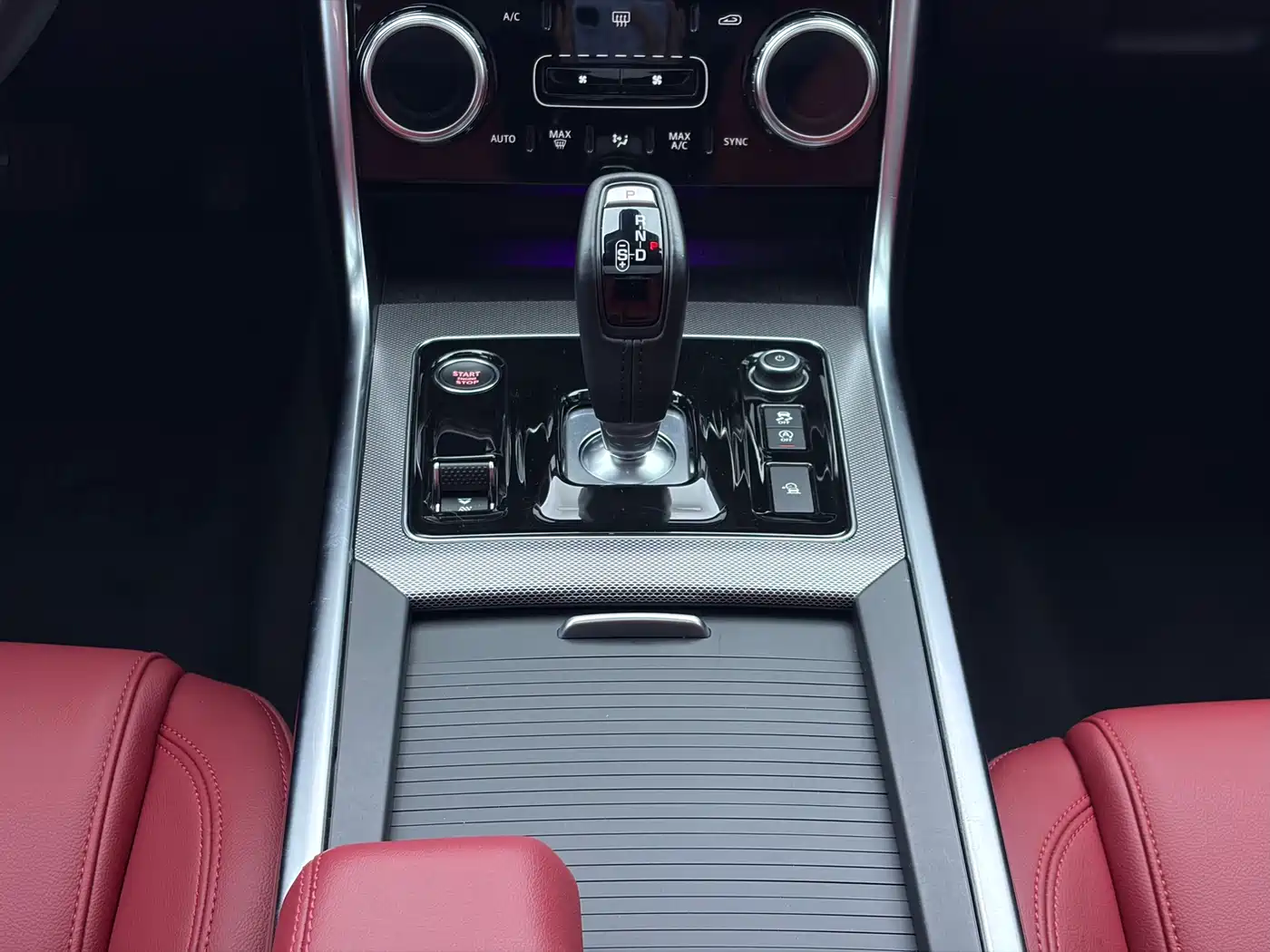Jaguar XEL 2021 2.0T 250PS R-DYNAMIC S Progressive Sport Edition фото 12