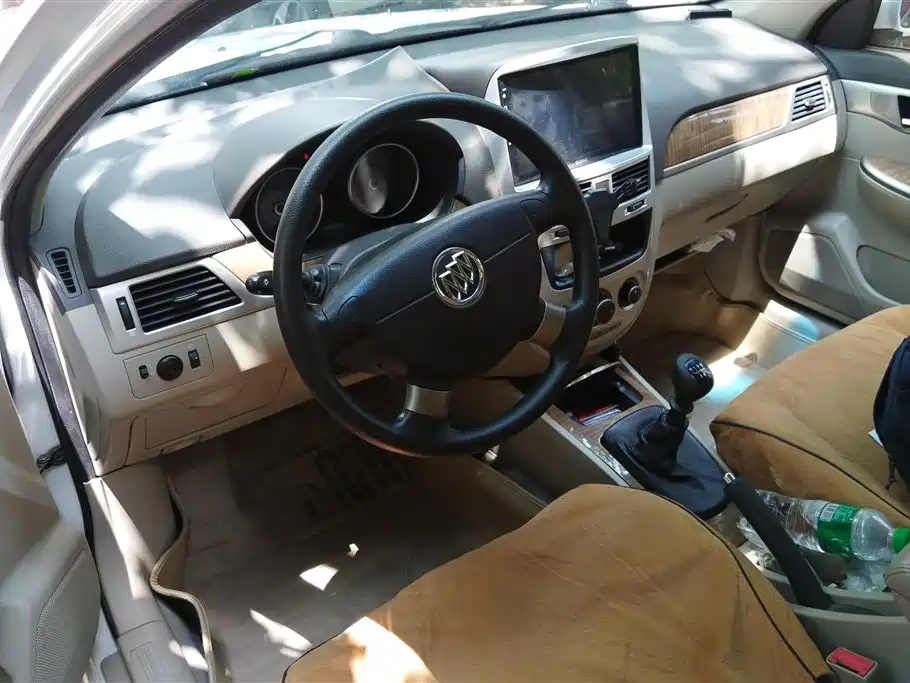 Buick Excelle 2015 1.5L Manual Classic фото 12