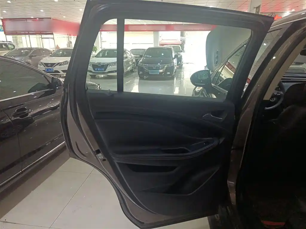 Buick Envision Plus 2016 20T 2WD Leading фото 22